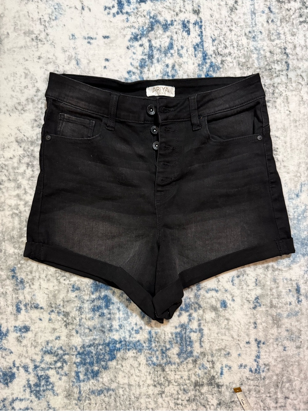 Ariya Black Button-Front Roll-Hem Denim Shorts